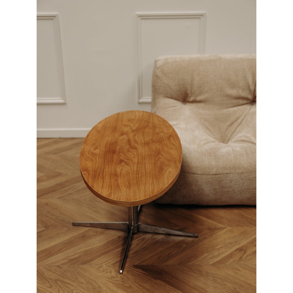 Table basse ovale au piétement métallique Donna N°987 - Bon état bois clair, DEBONGOUT