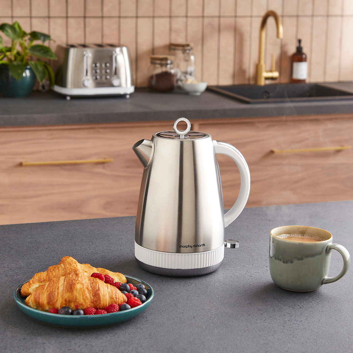 Mexborough 1.7L Stainless Steel Kettle white, MORPHY RICHARDS