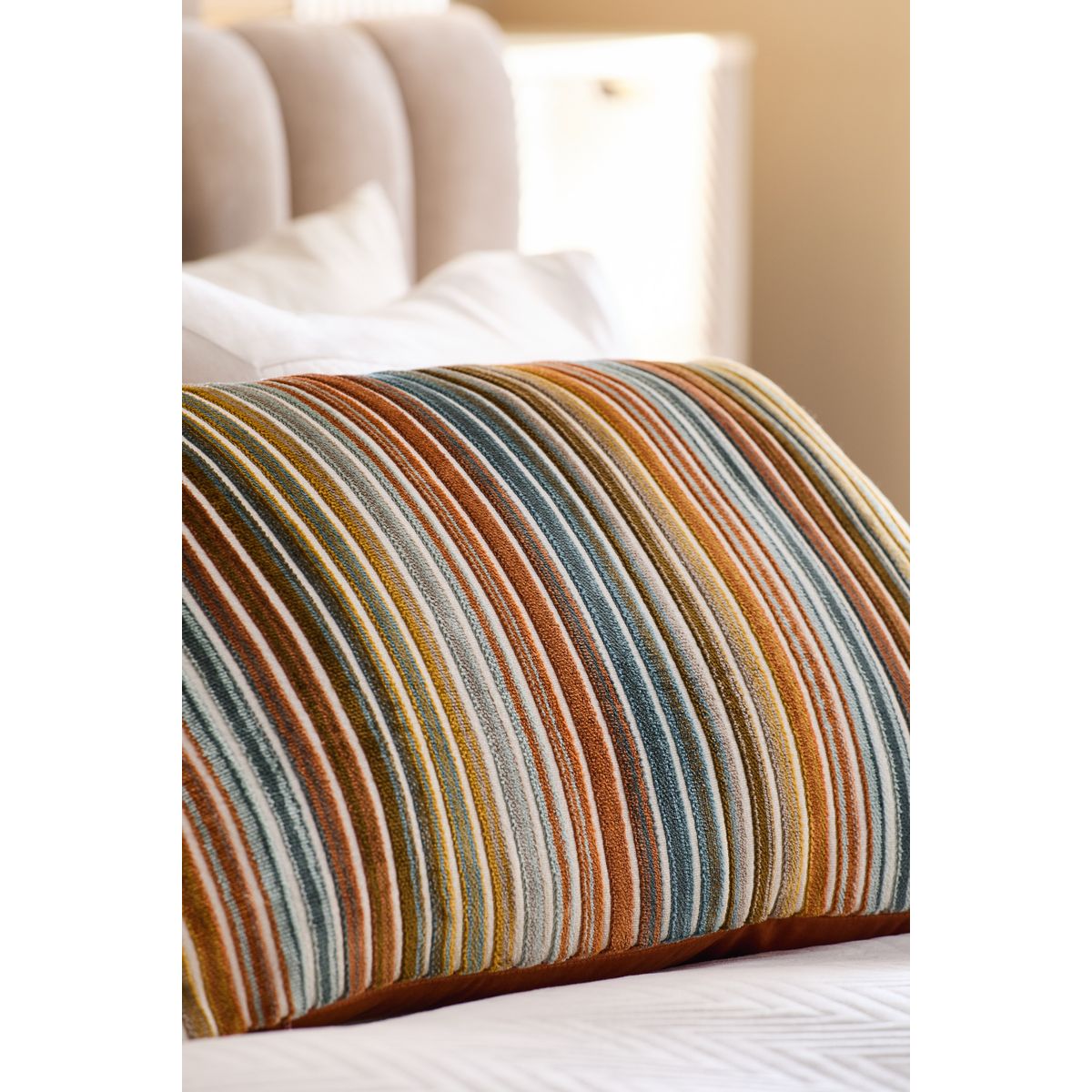 Coussin rayé en velours coupé orange, NEXT