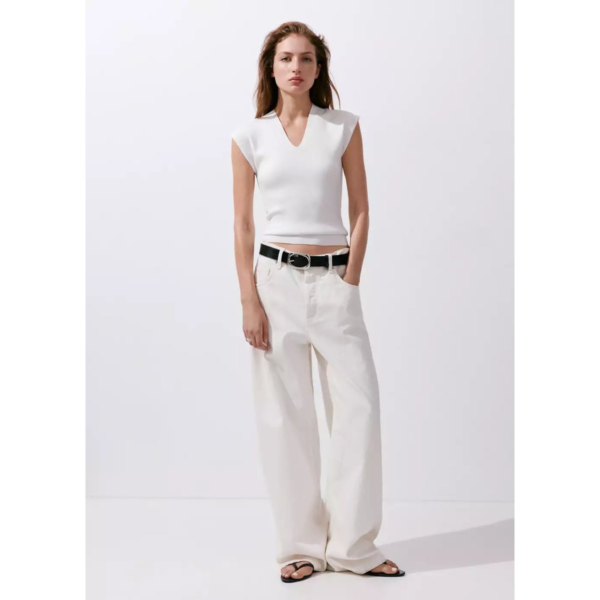 Top en maille fine avec col en V blanc, MANGO