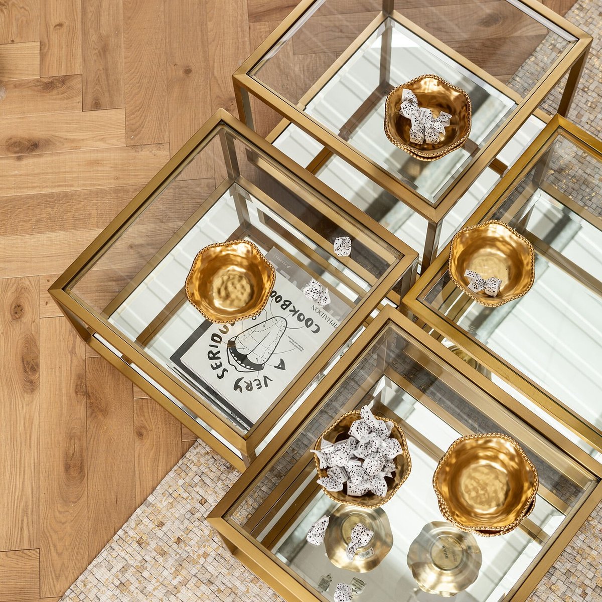 Lot de 4 tables basses en verre et acier, LUIGI or, KARE DESIGN