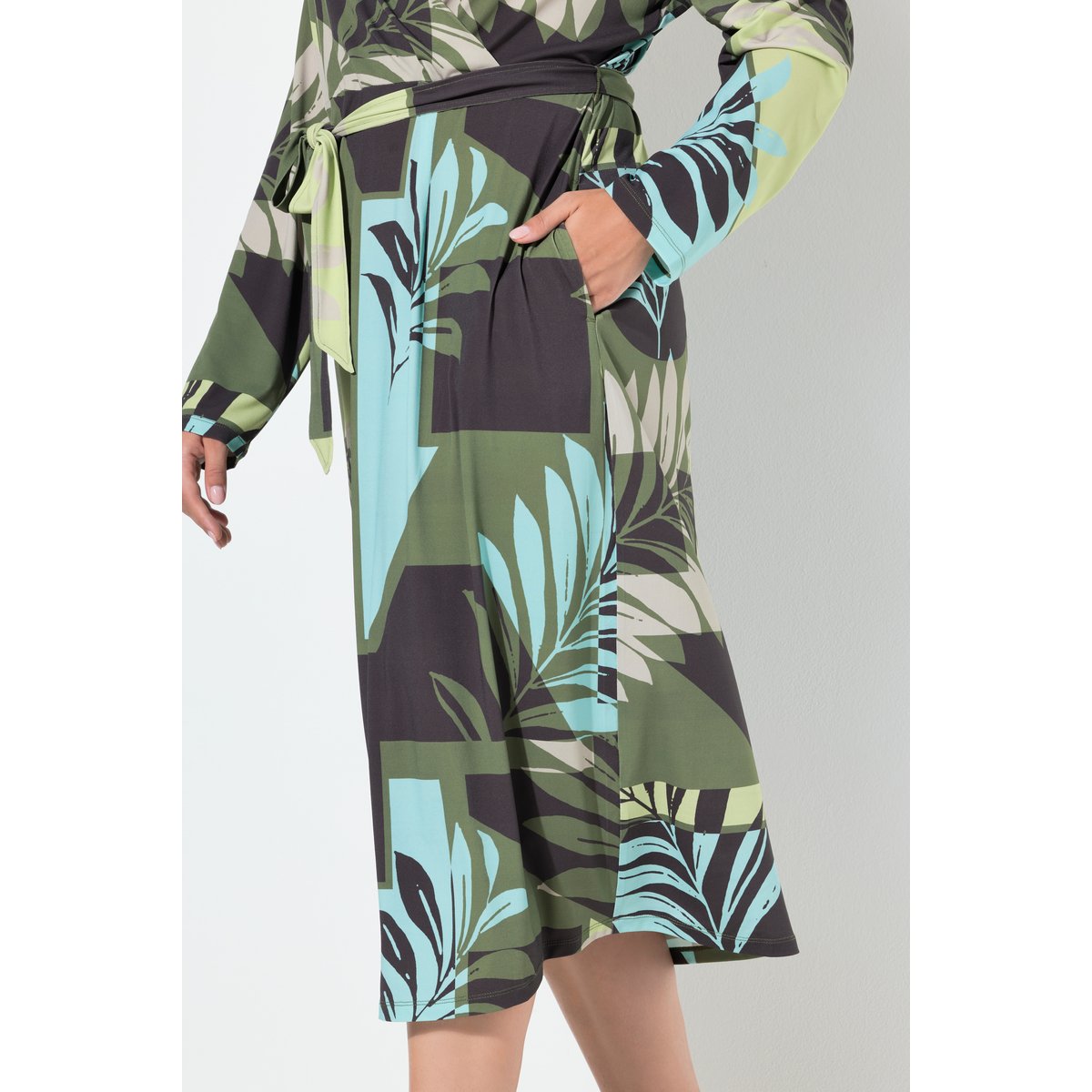 Robe midi motif feuilles, poches bleu turquoise, ULLA POPKEN