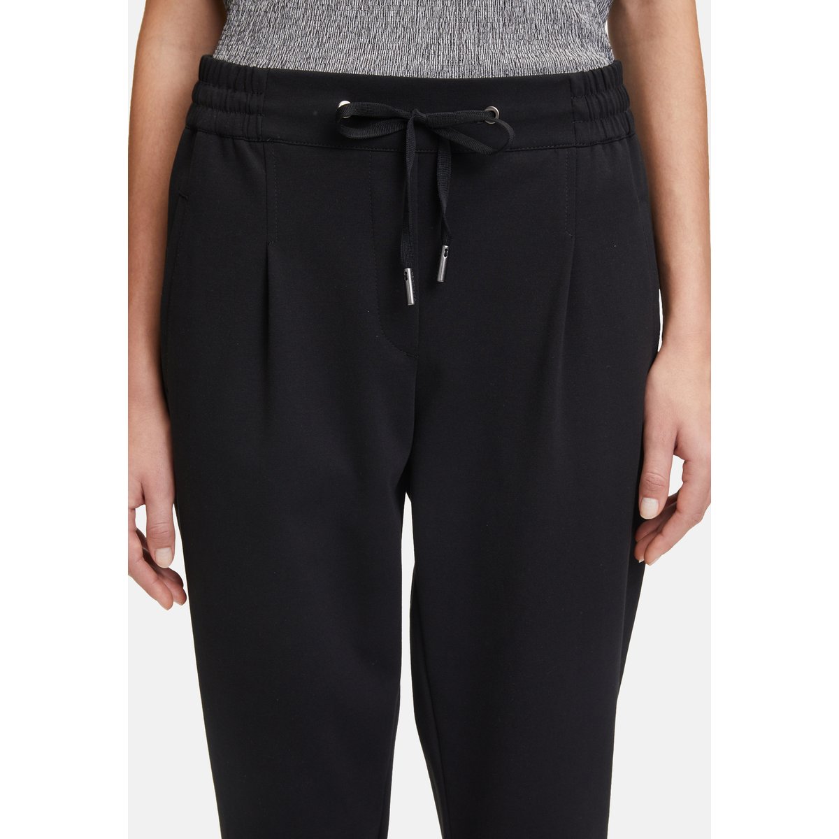 Pantalon stretch à poches extérieures noir, BETTY & CO