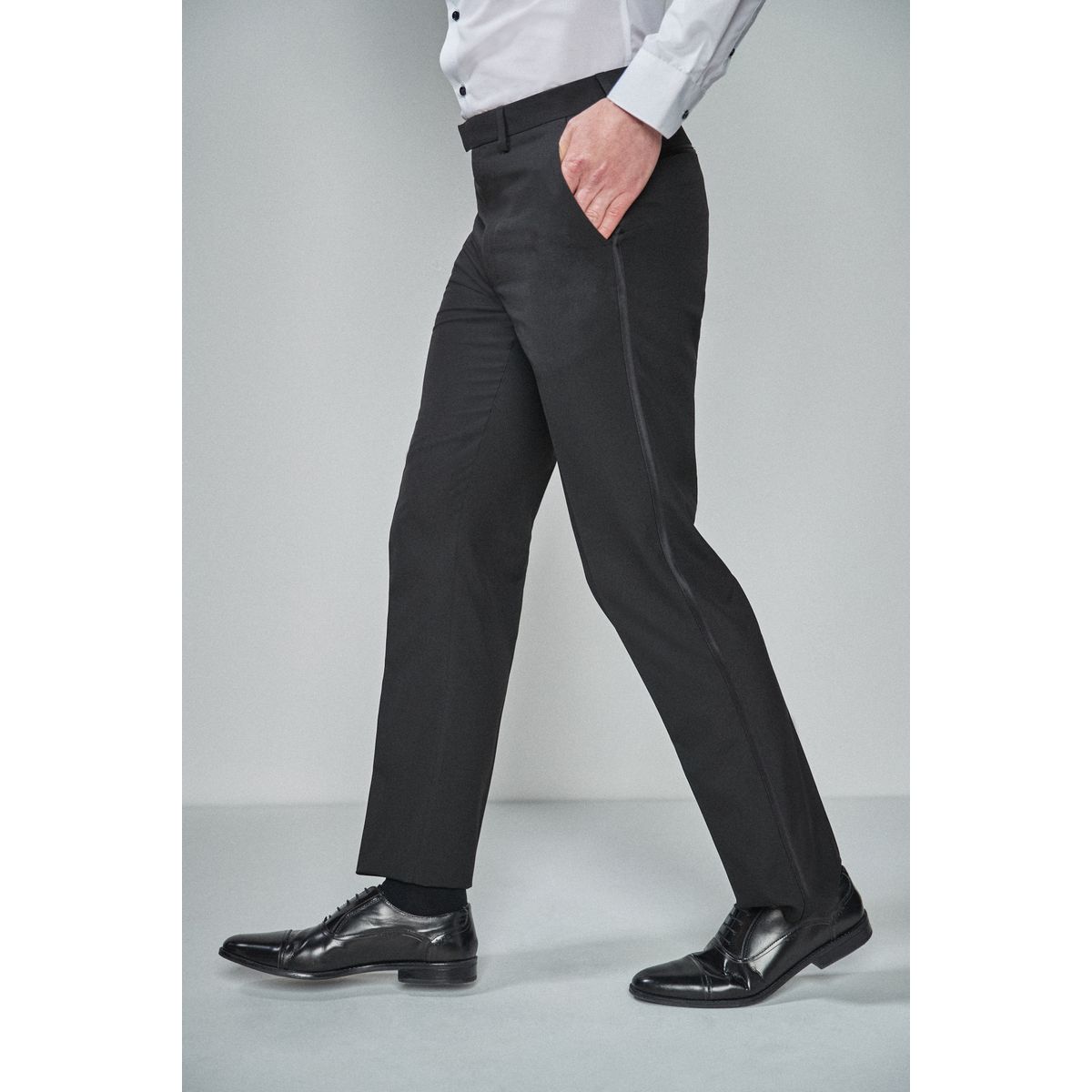 Pantalon de costume smoking détail de la bande, NEXT