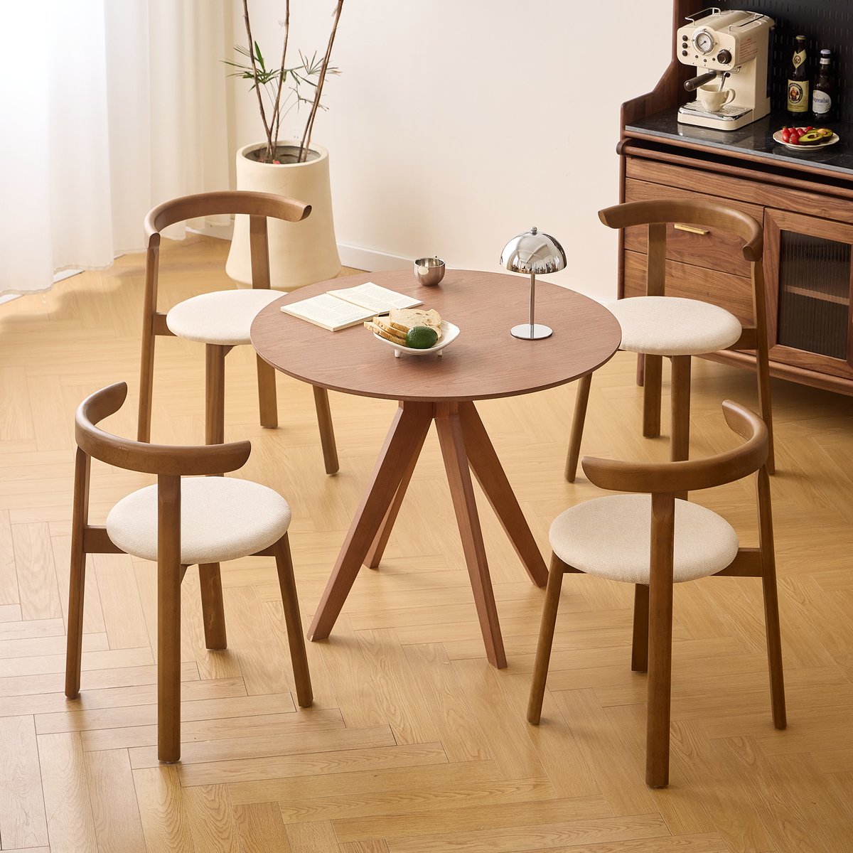 Lot de 2 chaises, bois foncé massif et tissu, SYOTE beige, NORDLYS