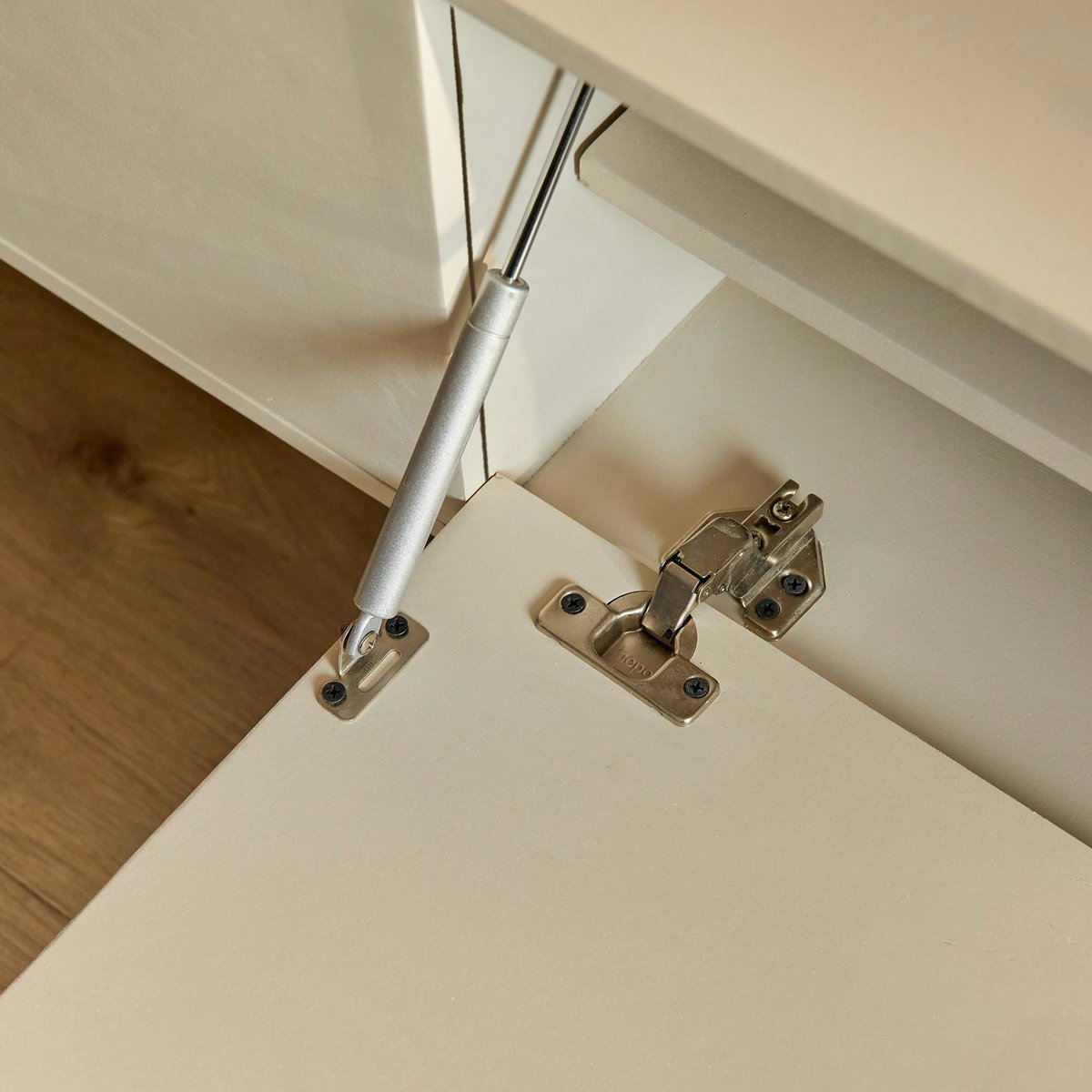 Meuble TV mural en bois 240 cm, 4 portes JUNO sable, PIER IMPORT