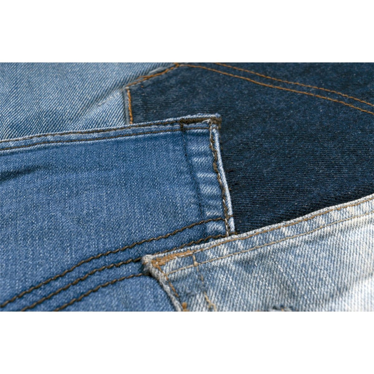 Tapis rectangulaire en coton cousu main bleu denim patchwork nuances claires et foncées, ARTE ESPINA