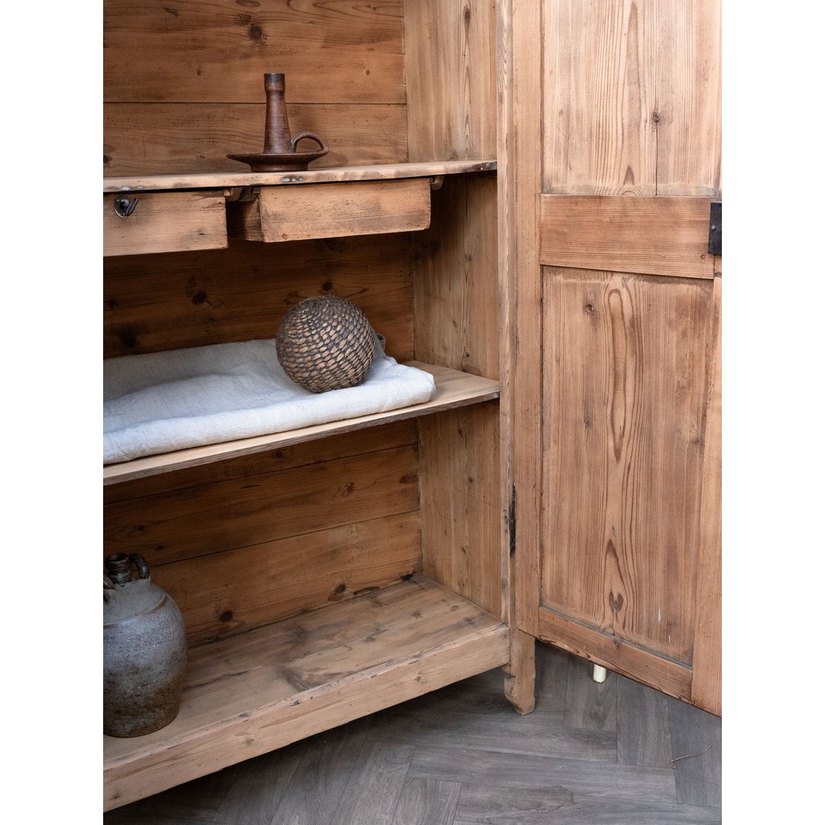 Armoire parisienne en bois Blandine N°542 - Bon état bois clair, DEBONGOUT