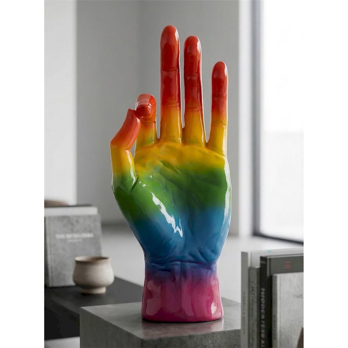Sculpture main symbole pop finition brillante multicolore, RECOLLECTION