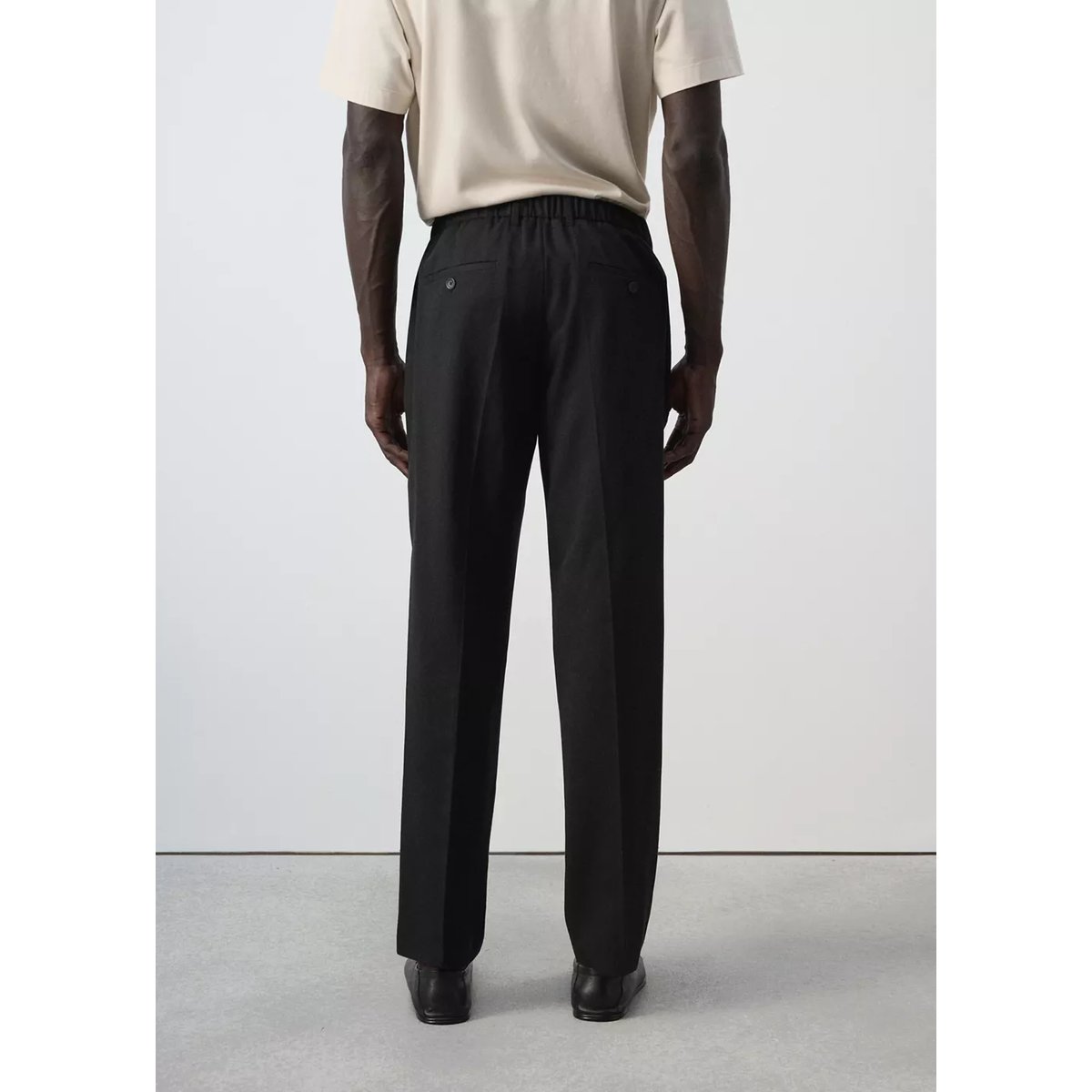 Pantalon regular fit en mélange de lyocell et coton noir, MANGO MAN