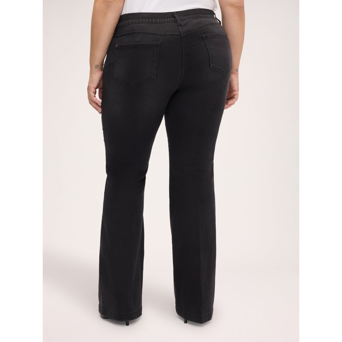 Jean Flare lavage foncé noir, FIORELLA RUBINO