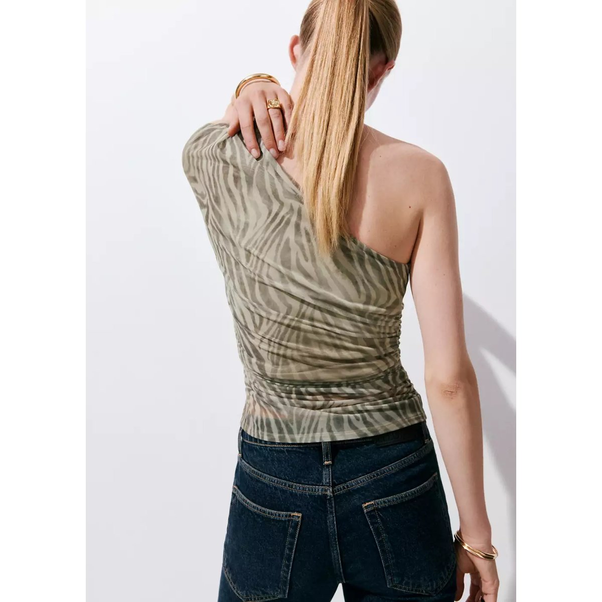 Top asymétrique imprimé animal gris clair/pastel, MANGO
