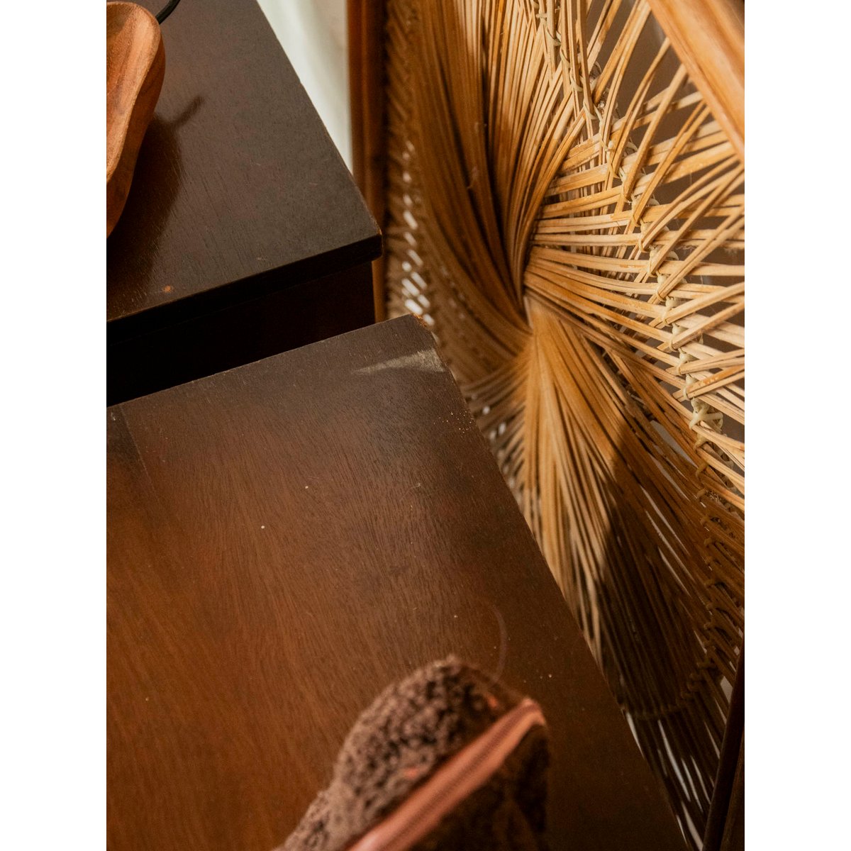 Paire de tables de chevet au placage en bois Maïa N°1577 - Bon état bois foncé, DEBONGOUT
