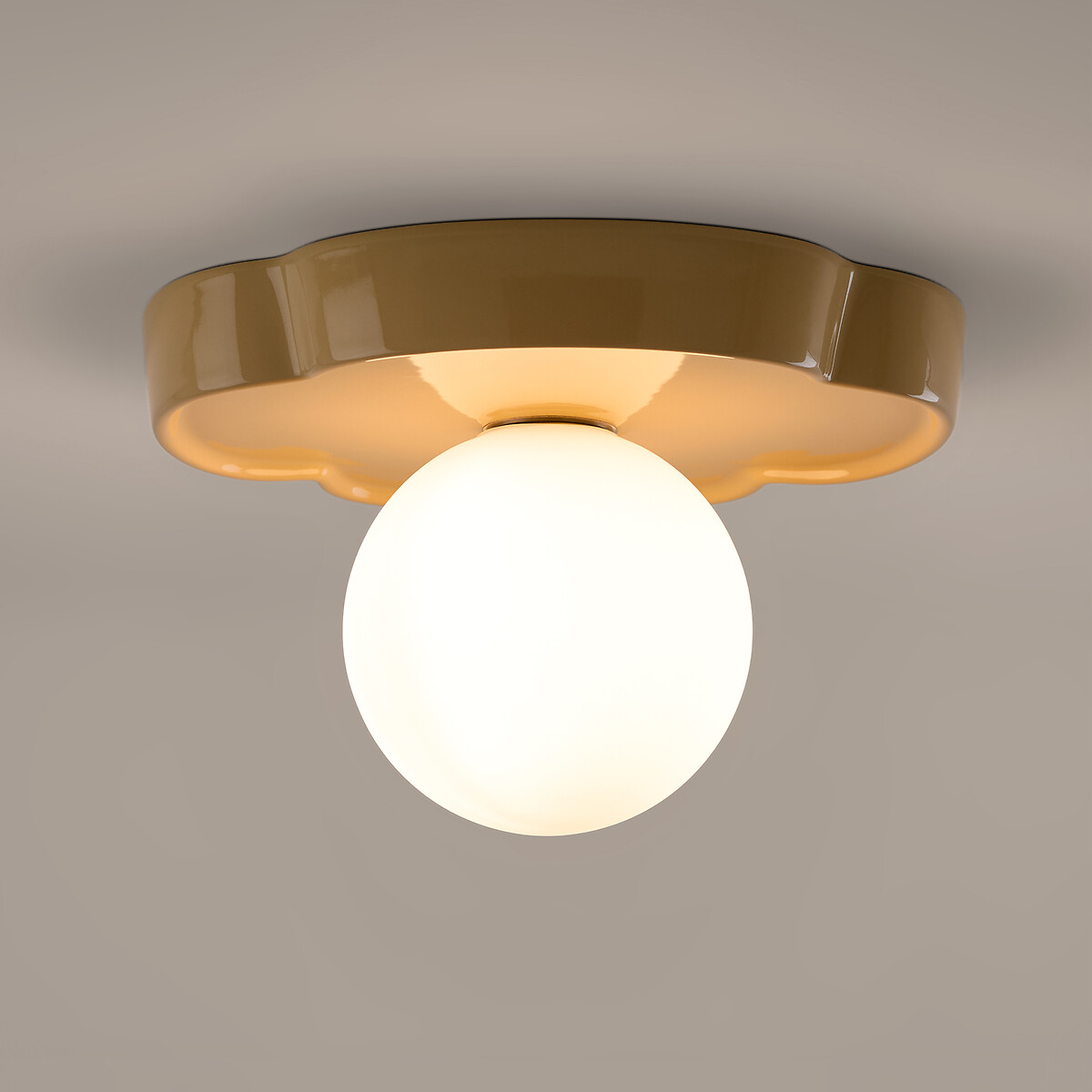 Plafondlamp of wandlamp in de vorm van een bloem, van keramiek en opaline glas, diameter 30,3 cm, HO zand, LA REDOUTE INTERIEURS