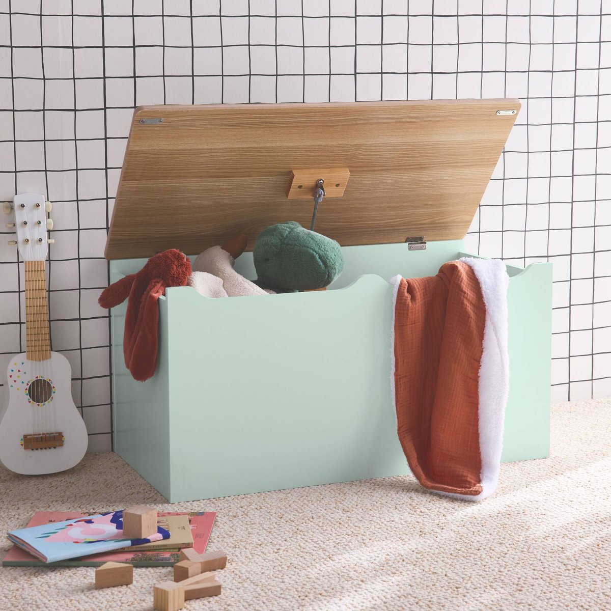 Coffre à jouets enfant couvercle rabattable poignées latérales TOBIAS vert céladon, SWEEEK