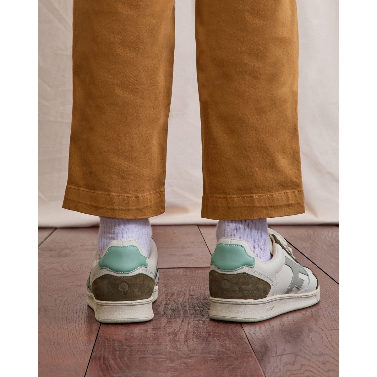 Baskets basses cuir suede HAZEL crème et marron, FAGUO