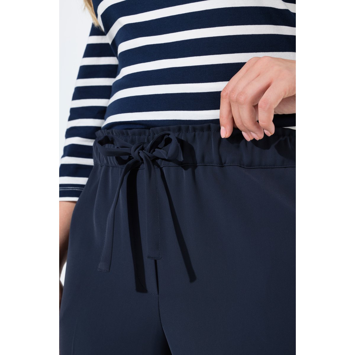 Pantalon 7/8 à pinces. Taille élastique marine, ULLA POPKEN