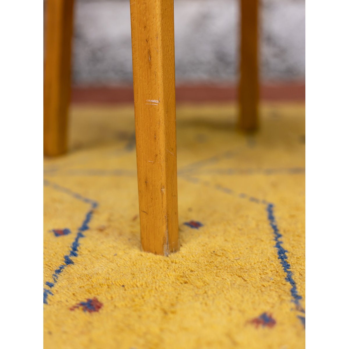 Paire de chaises Baumann Alma N°2128 - Bon état bois clair, DEBONGOUT