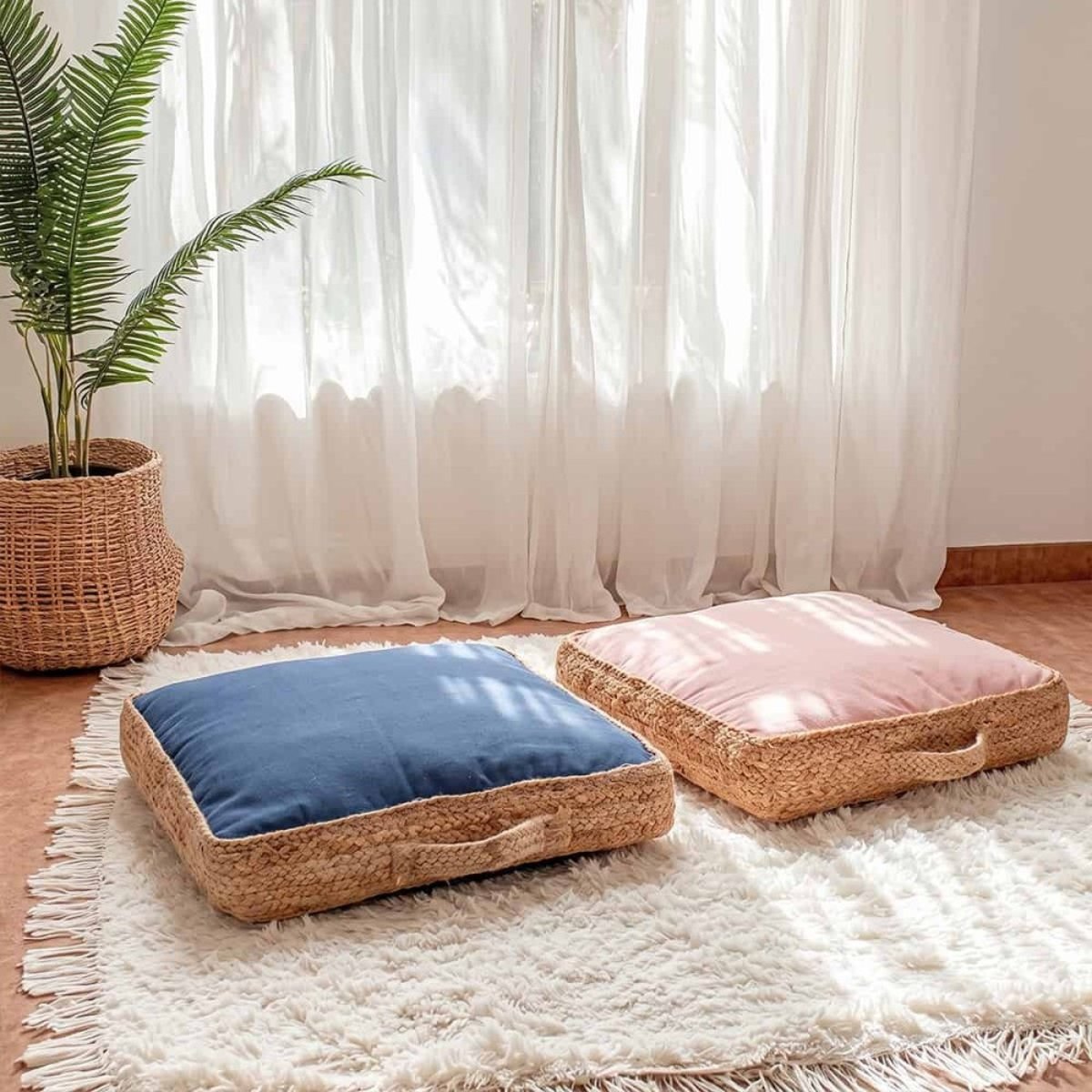 Coussin de sol en tissu et jute 50x50cm bleu, ORNAMI