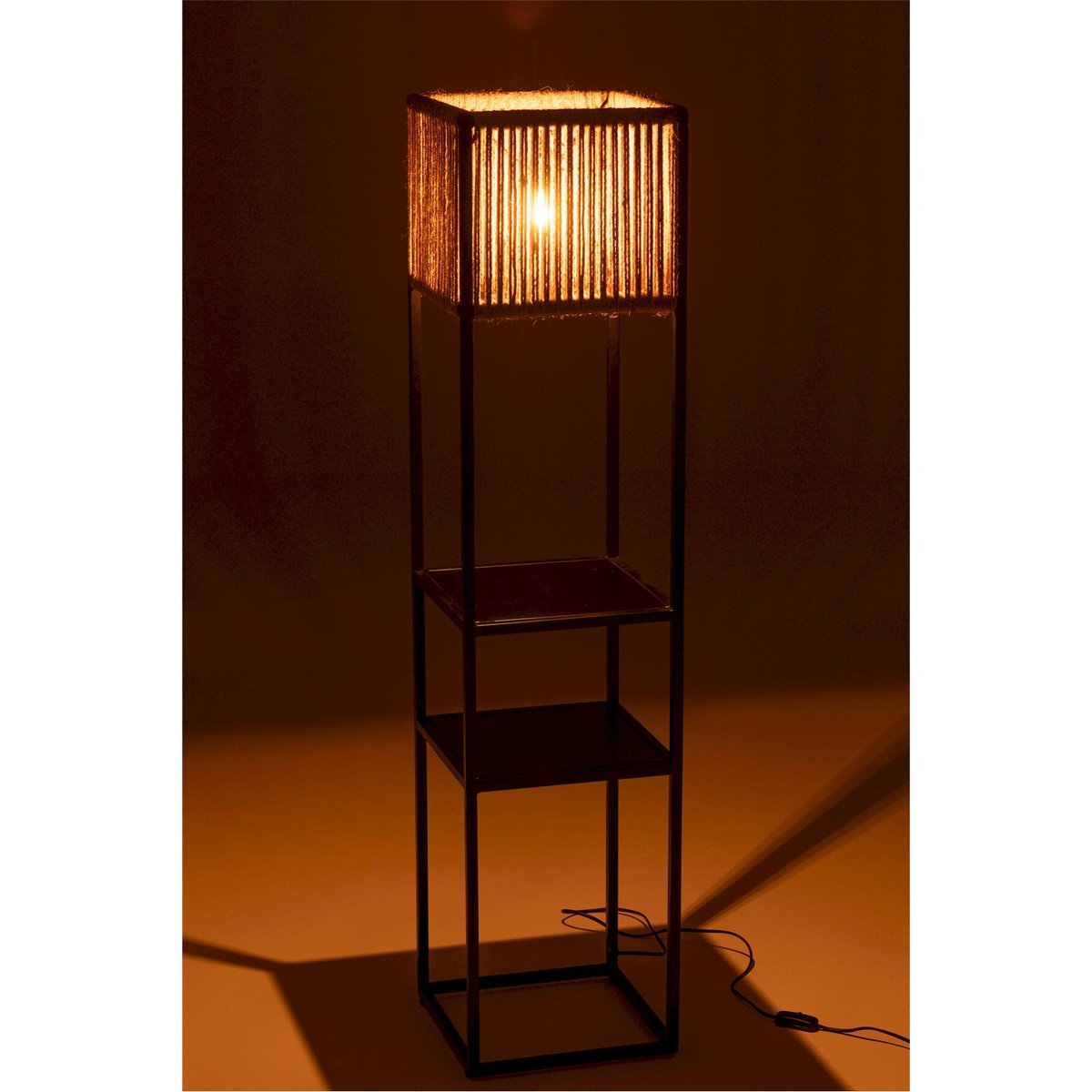 Lampadaire en métal avec abat-jour en jute et étagères noir mat et jute naturel, RECOLLECTION