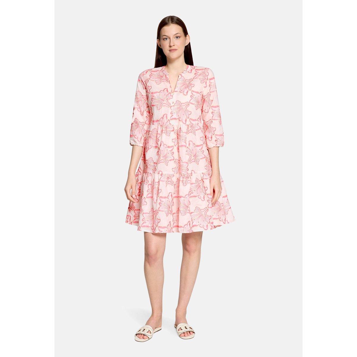 Robe à volants à broderies rosé/pink, BETTY & CO