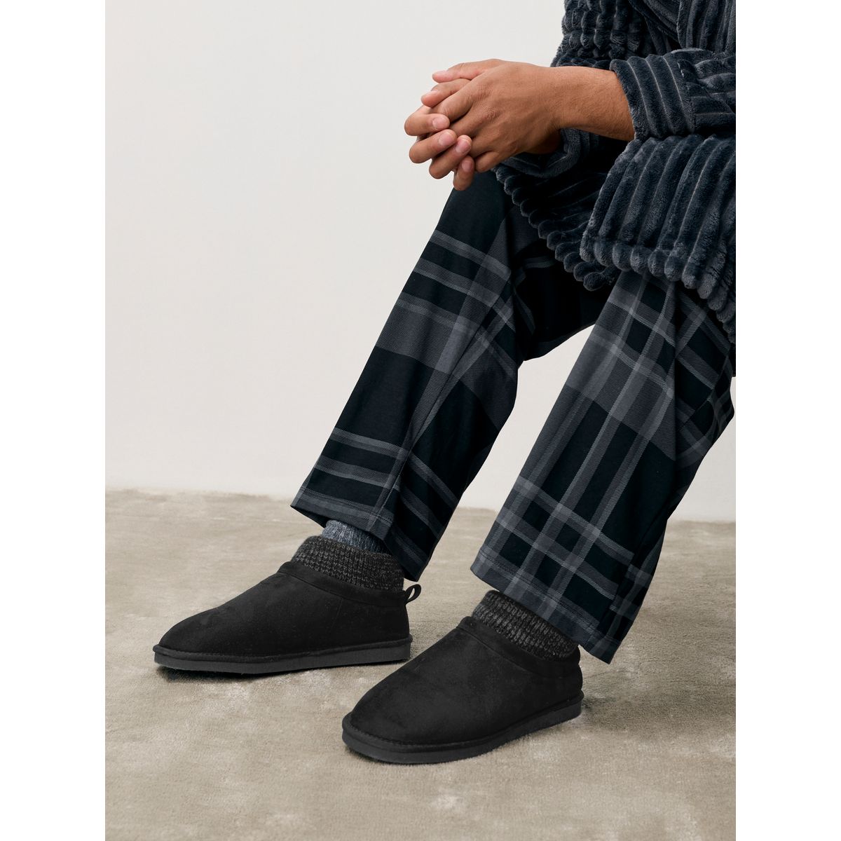 Chaussons bottines avec col en maille noir, NEXT