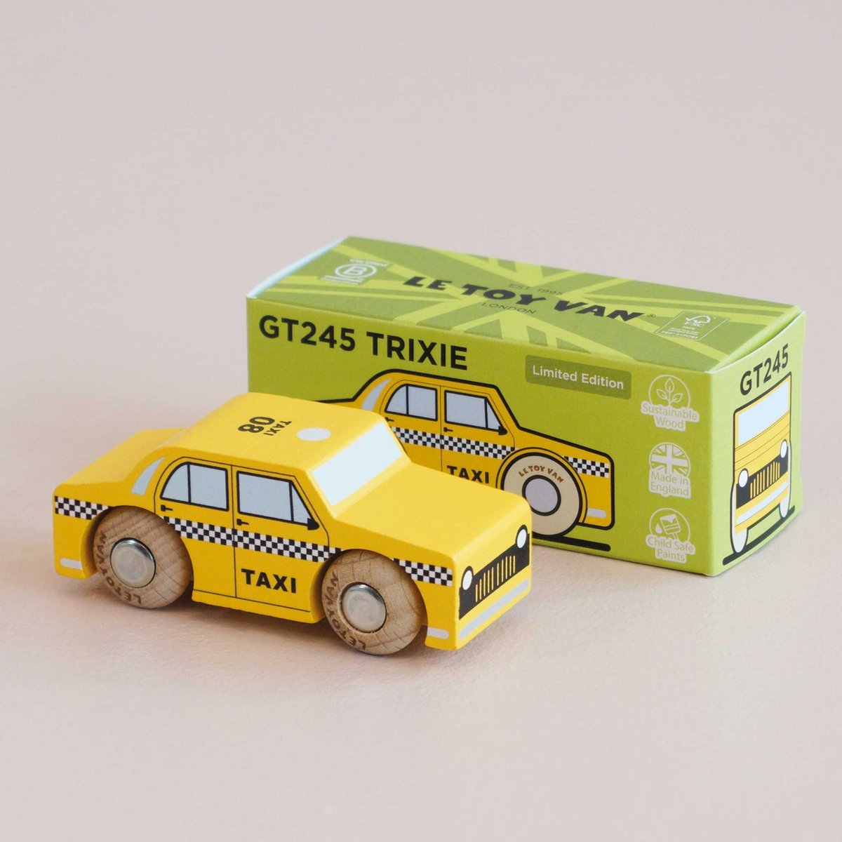 Voiture Taxi Trixie No 39 jaune, LE TOY VAN