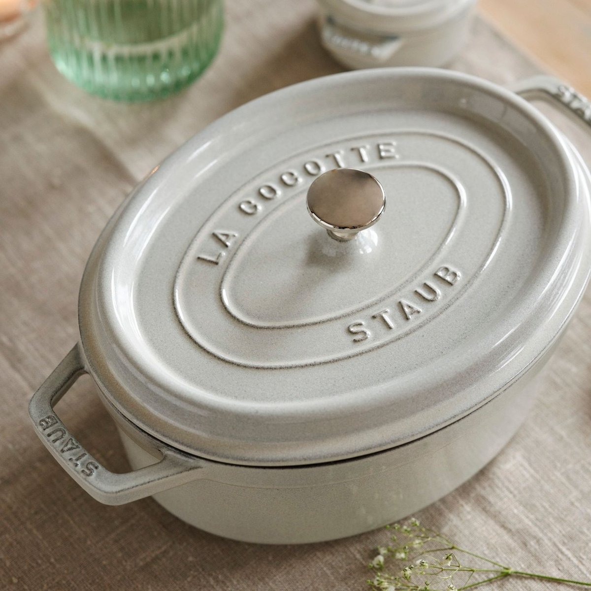 Cocotte ovale 29 cm Truffe blanche truffe blanche, STAUB