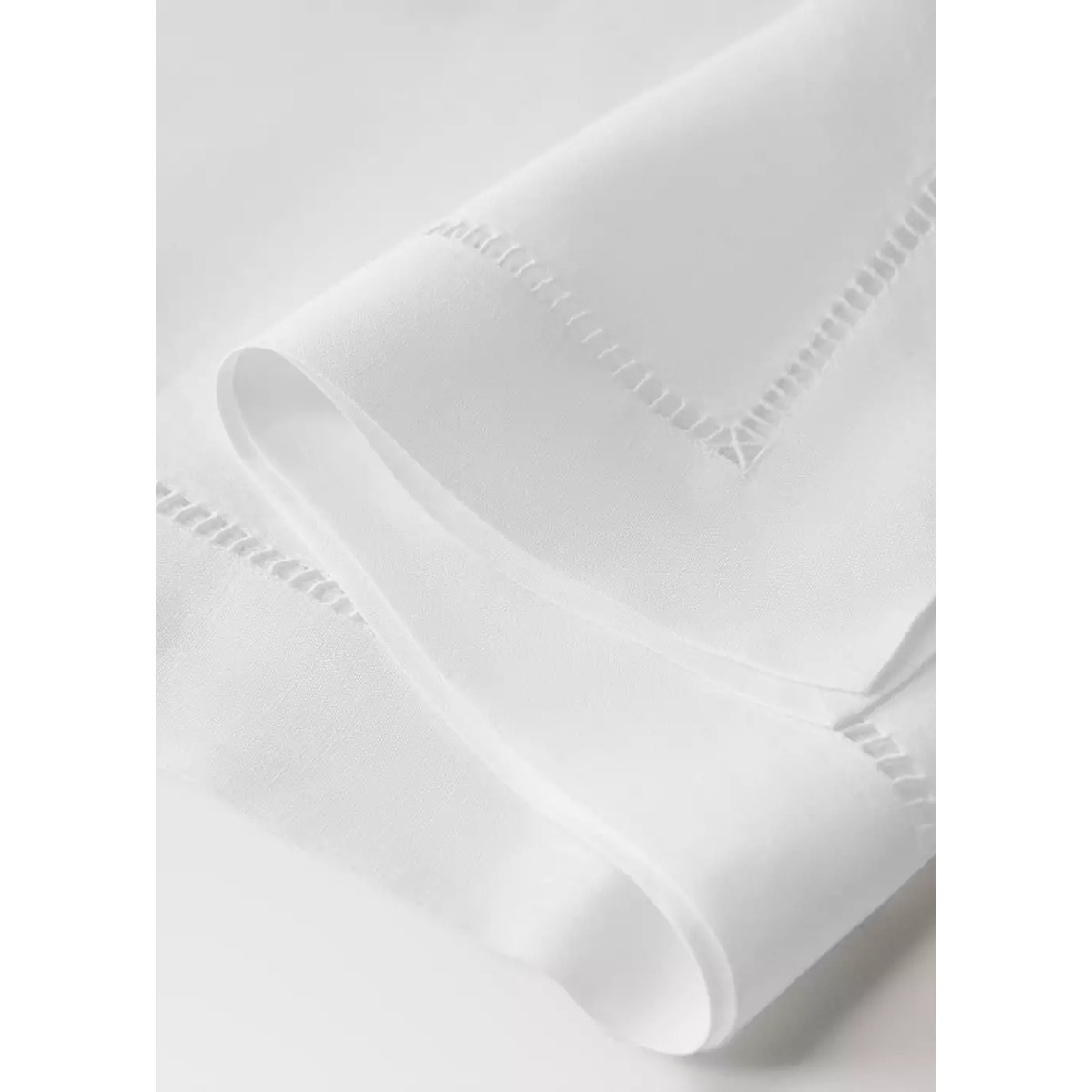 Chemin de table en lin broderie ajourée blanc, MANGO HOME