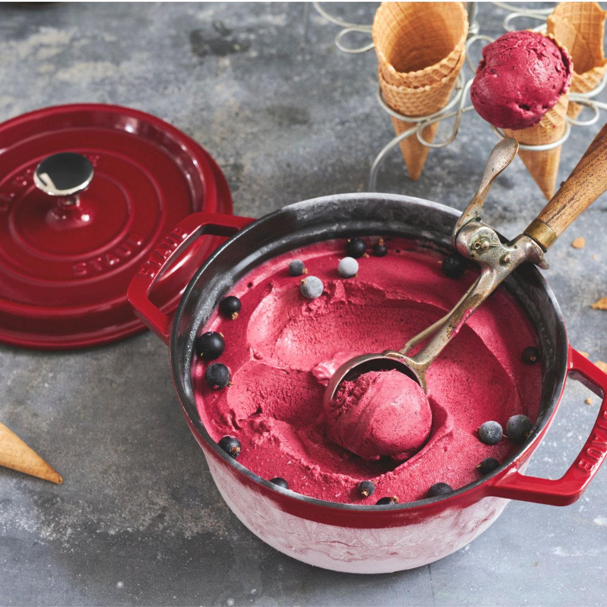Cocotte 26 cm, Rond(e) bordeaux, STAUB