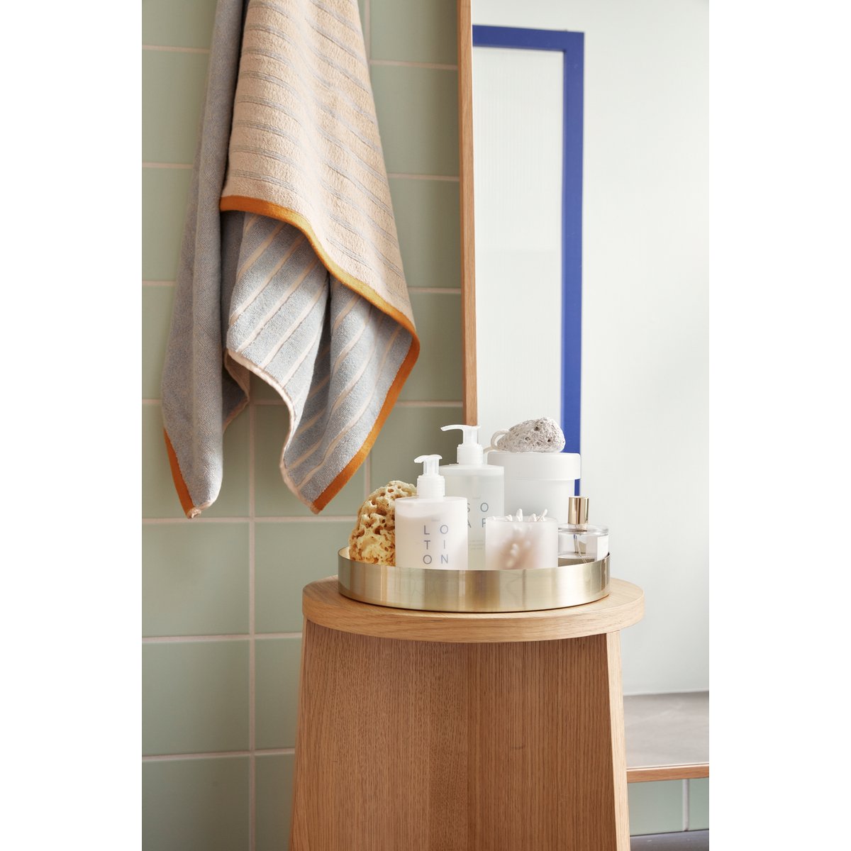 Tabouret en placage de chêne SPLIT naturel, HUBSCH