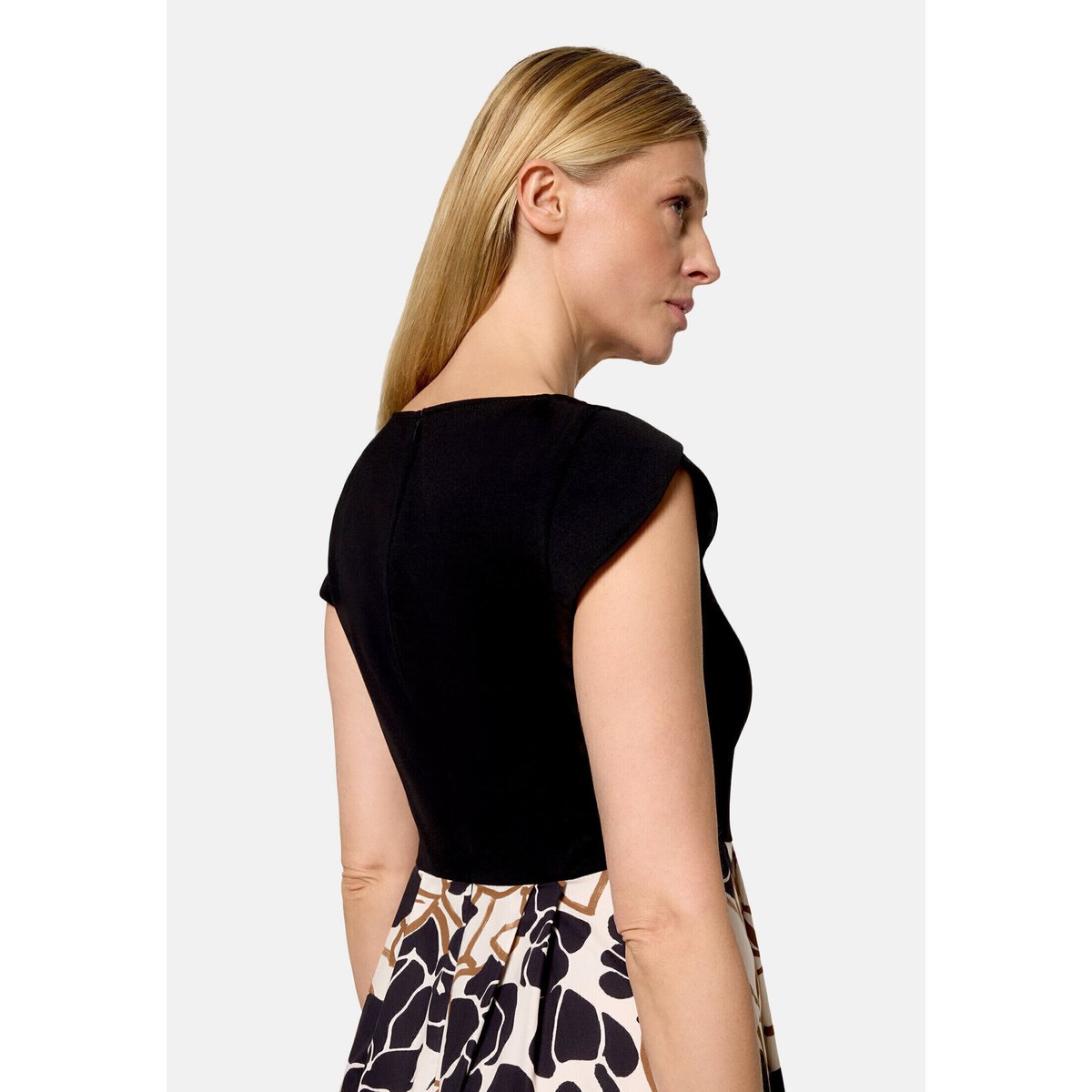 Robe droite à jupe évasée beige/noir, BETTY BARCLAY