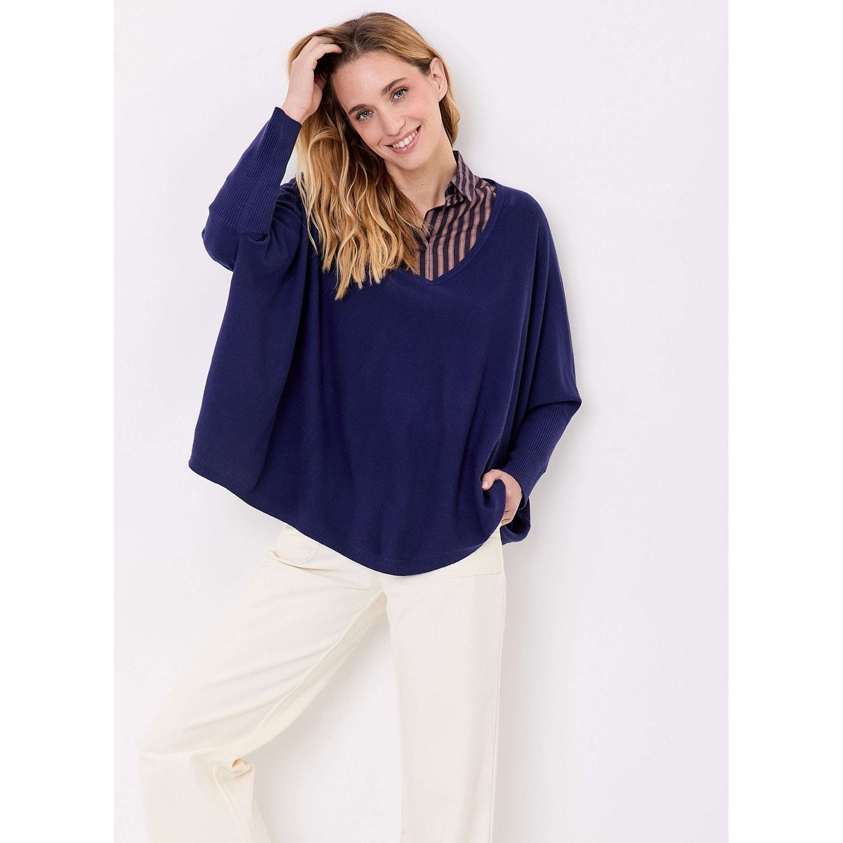 Pull oversize maille col V LANA bleu foncé, LA FIANCÉE