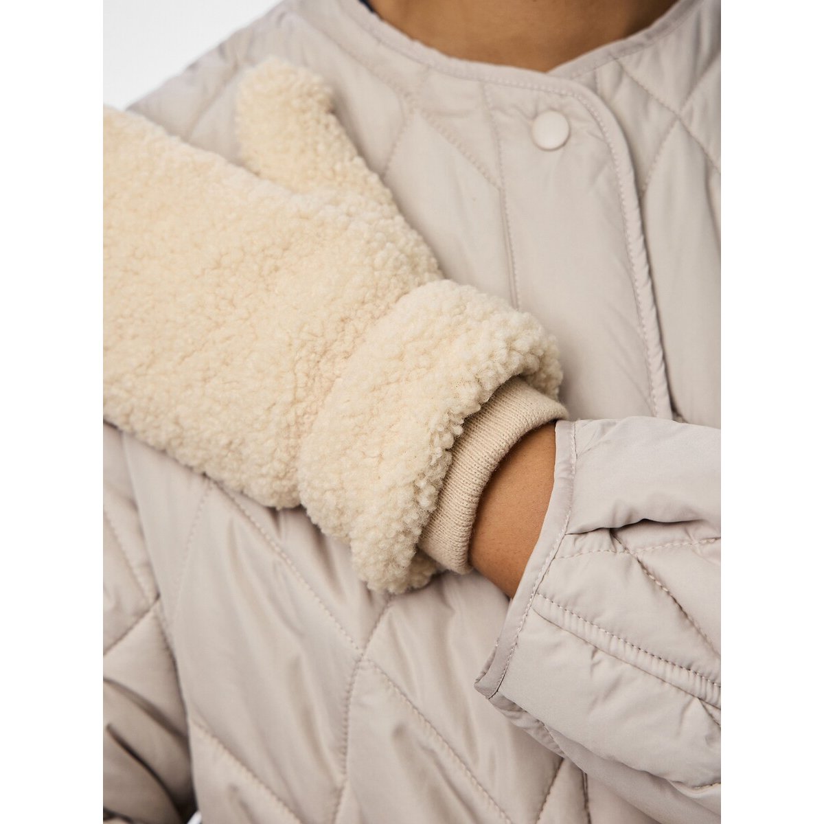 Manoplas de sherpa, Netty crudo, PIECES