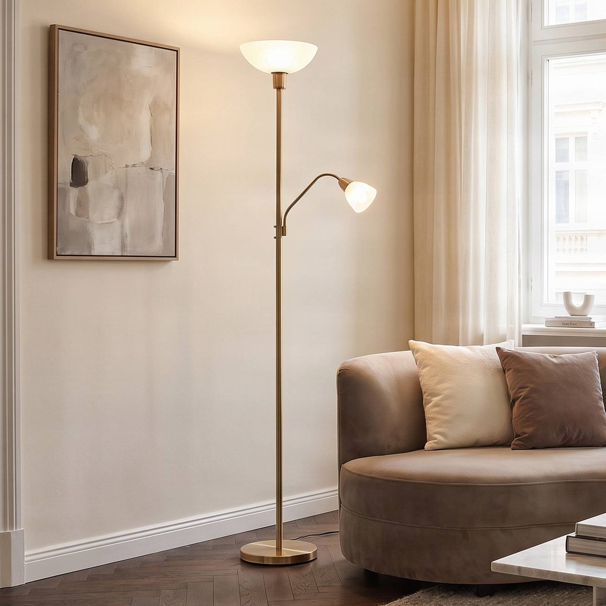 Lampadaire en métal, Jost laiton mat, blanc dépoli, LINDBY