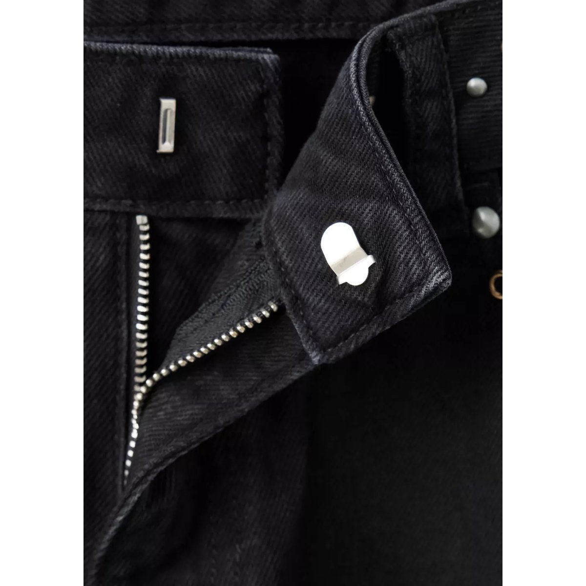 Jean taille basse avec œillets à la ceinture black denim, MANGO TEEN