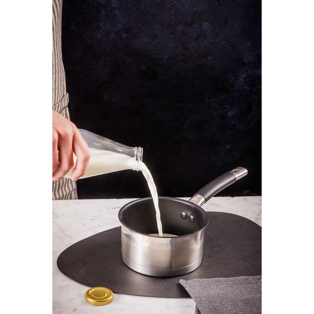 Select 14cm Non-Stick Stainless Steel Milk Pan black, VINERS