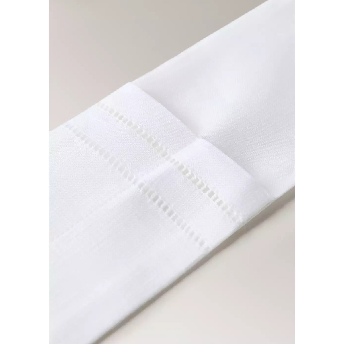 Porte-couverts en lin avec détail ajouré blanc, MANGO HOME