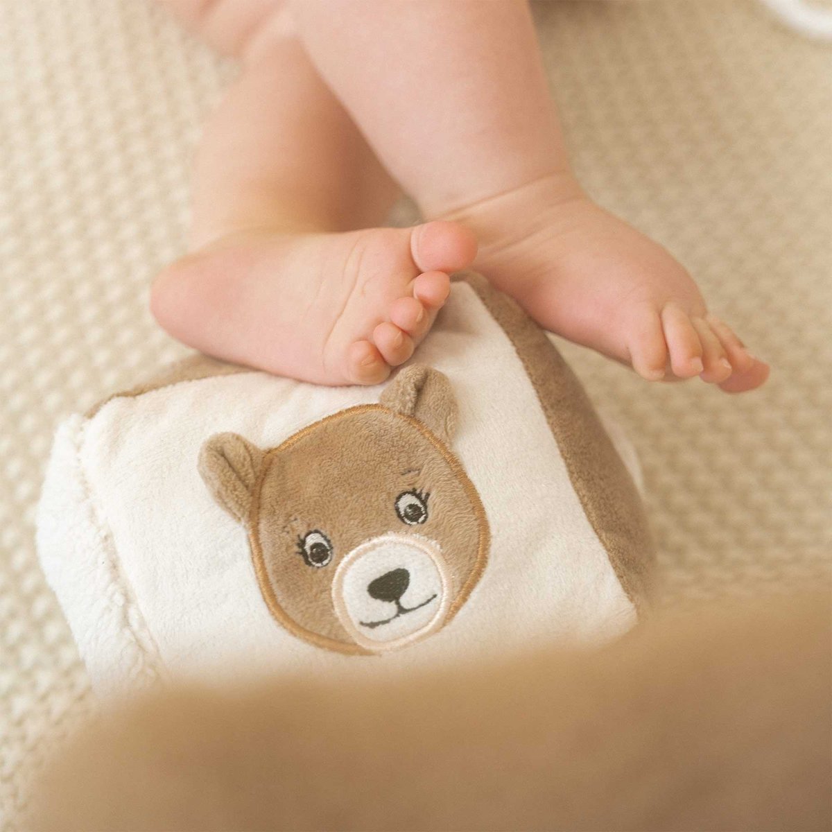 Cube d'éveil bébé - Ours Björn marron, TROIS KILOS SEPT
