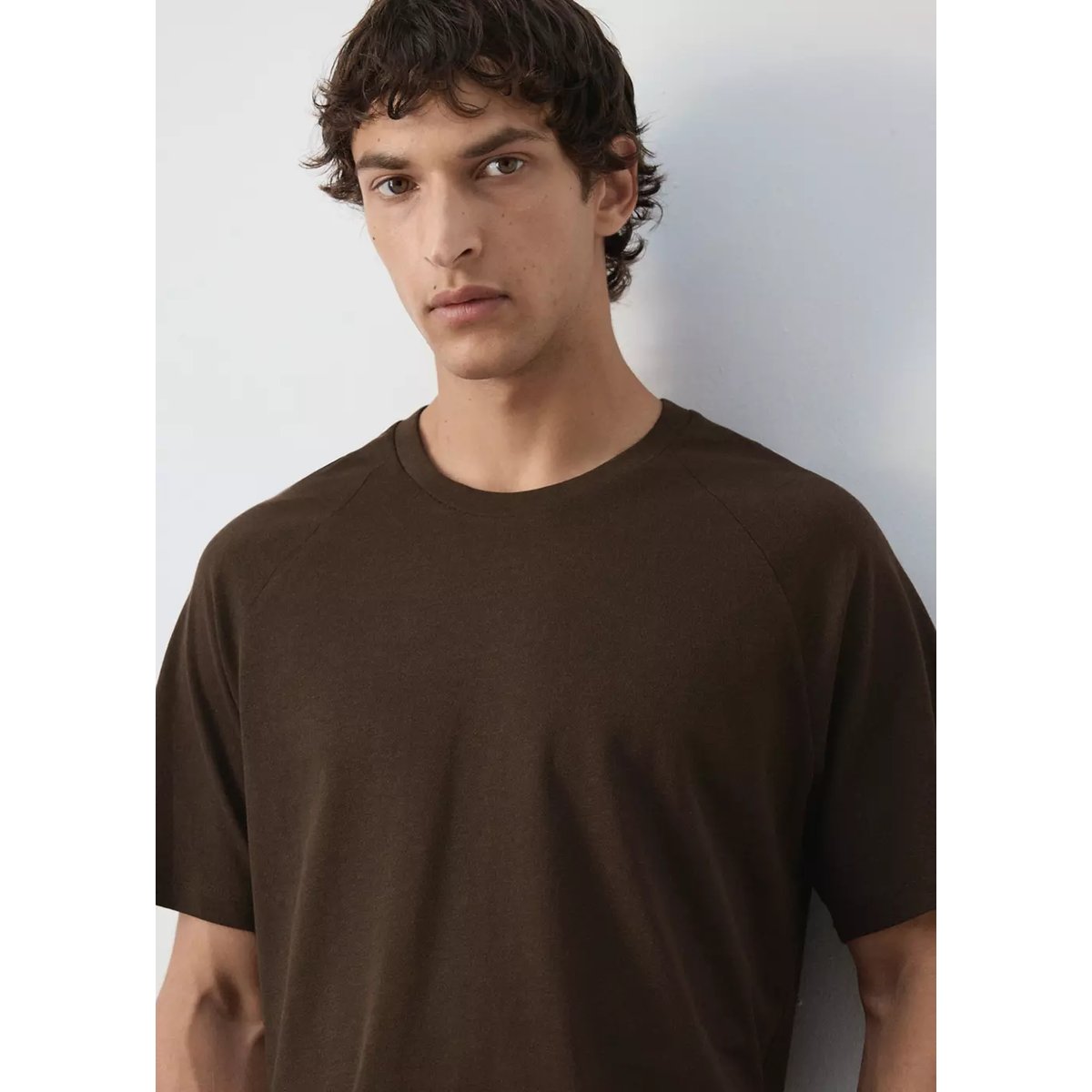 T-shirt relaxed fit en mélange de coton et lin chocolat, MANGO MAN
