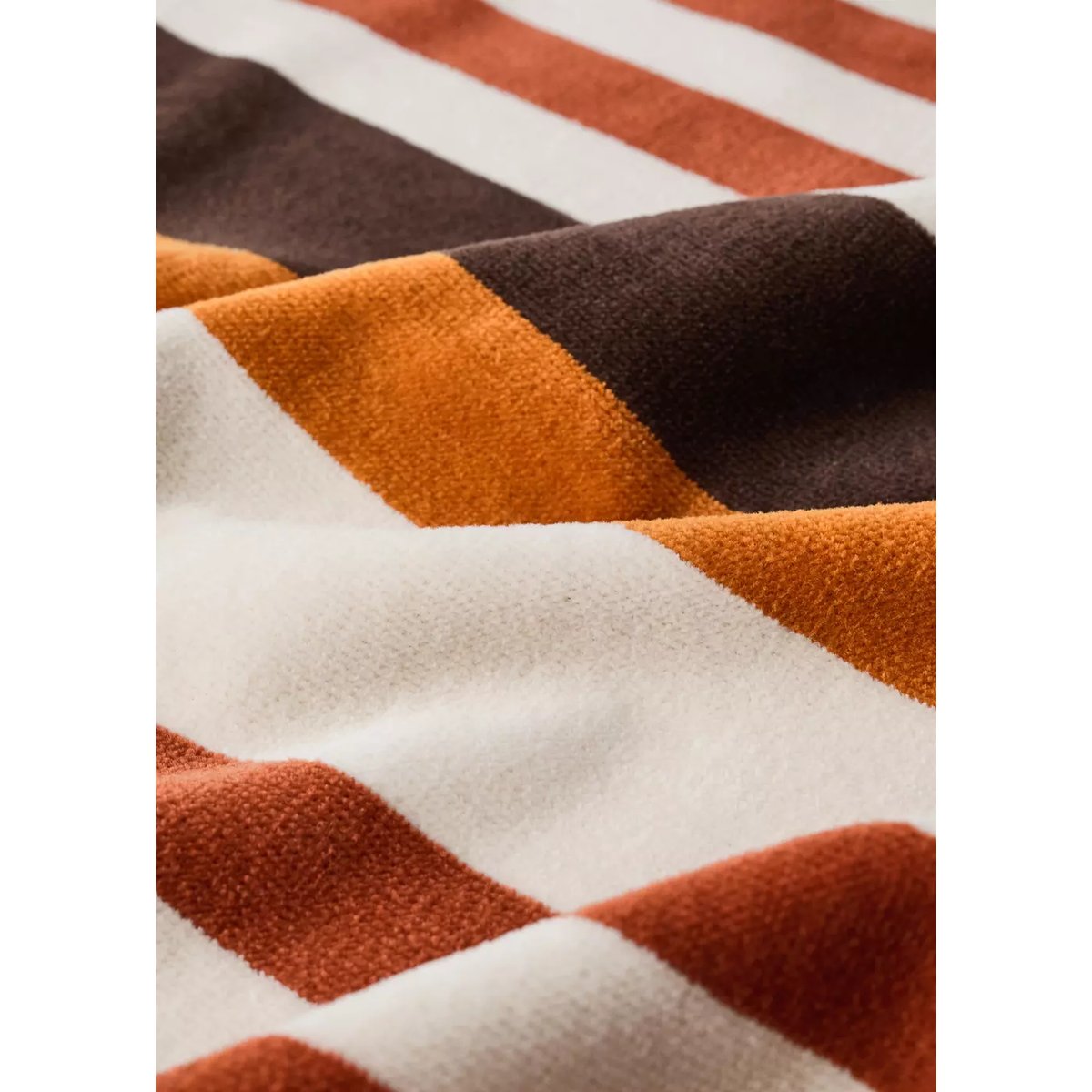 Drap de bain à rayures en coton velours tabac, MANGO HOME