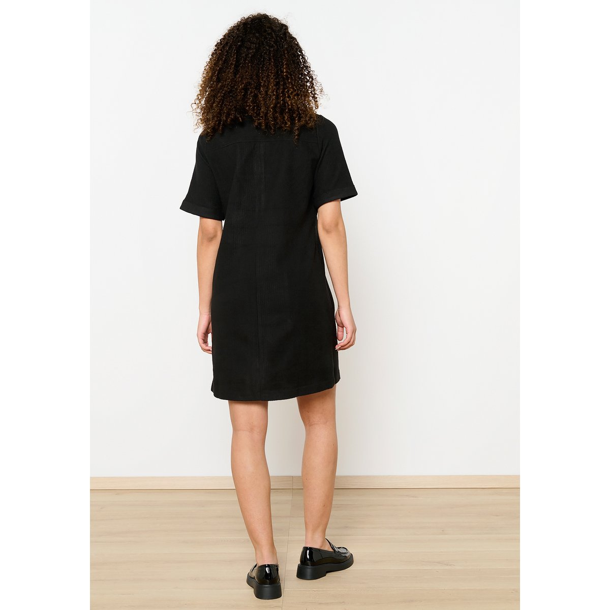 Robe-chemise avec boutons noir, LOLALIZA