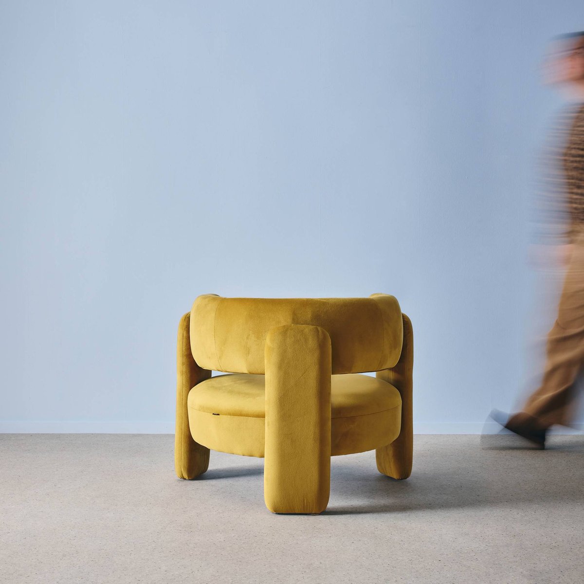 Fauteuil tripode en velours  MELLOW moutarde, SWEEEK