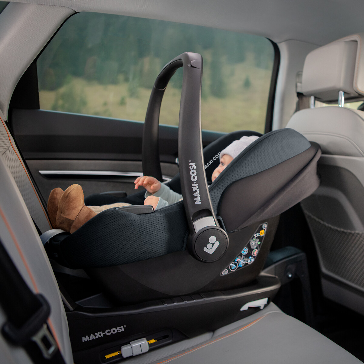 Siège auto Cosi CabriFix i-Size noir essentiel, MAXI COSI