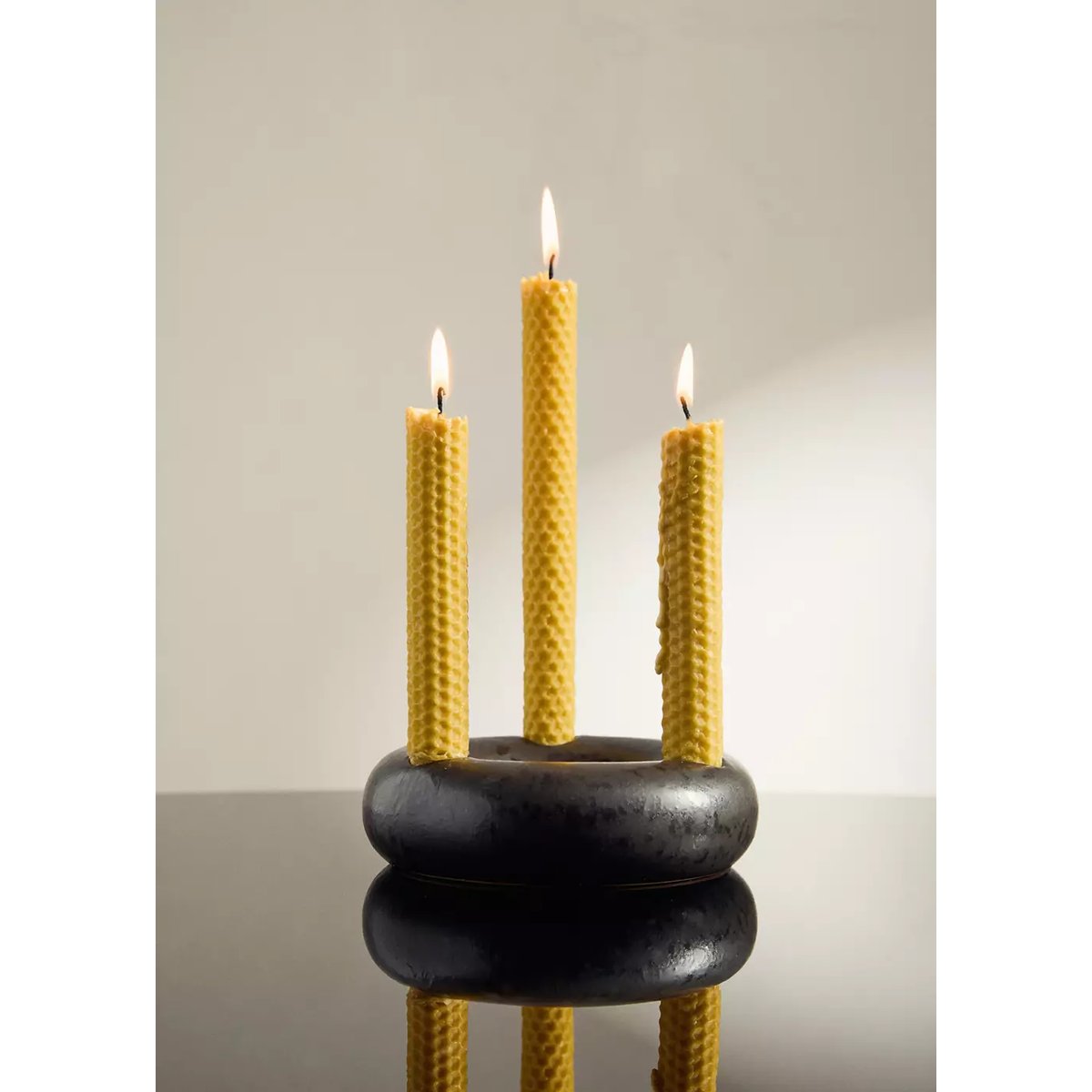 Bougies décoratives en cire d'abeille ocre, MANGO HOME