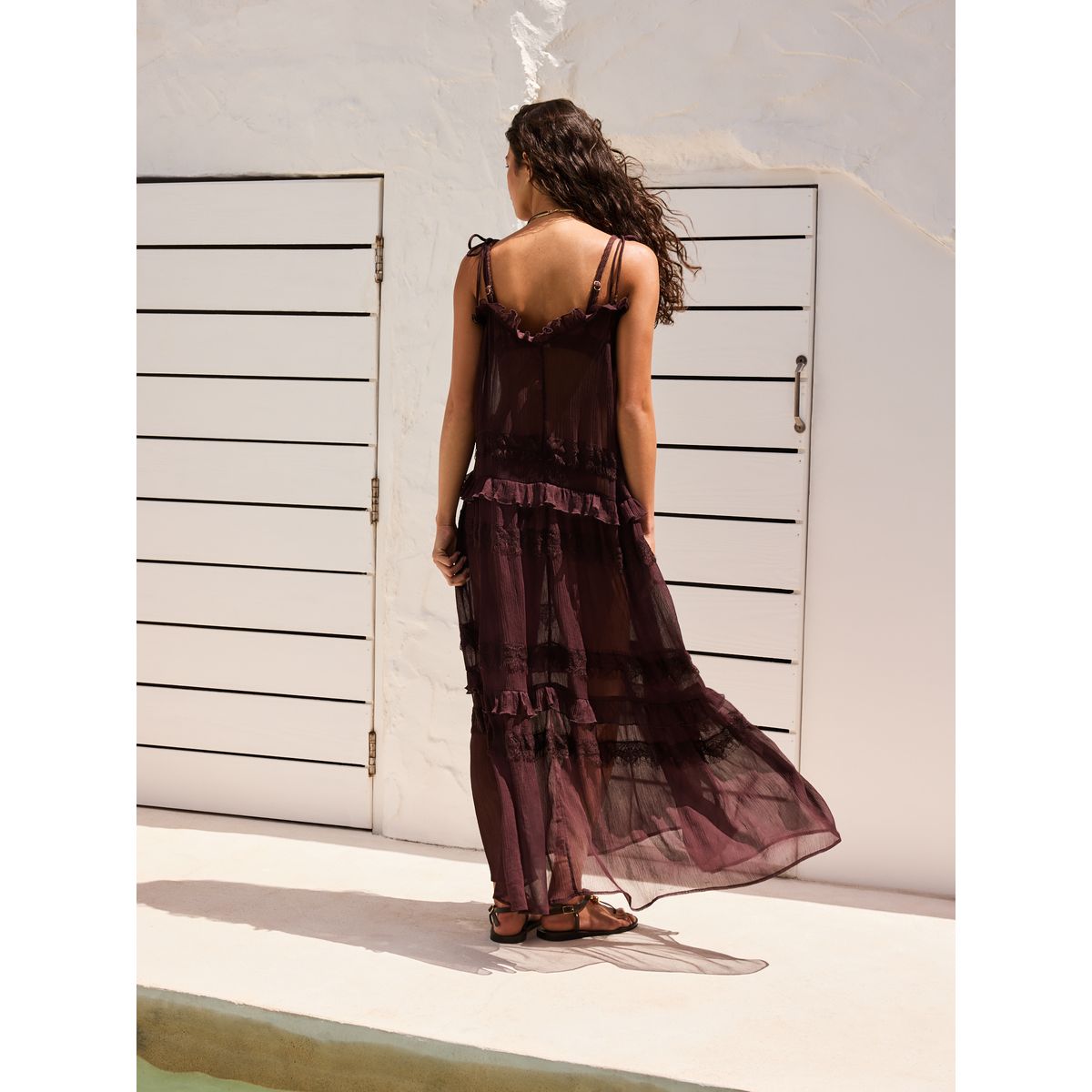 Robe longue à fines bretelles en mesh marron chocolat, NEXT