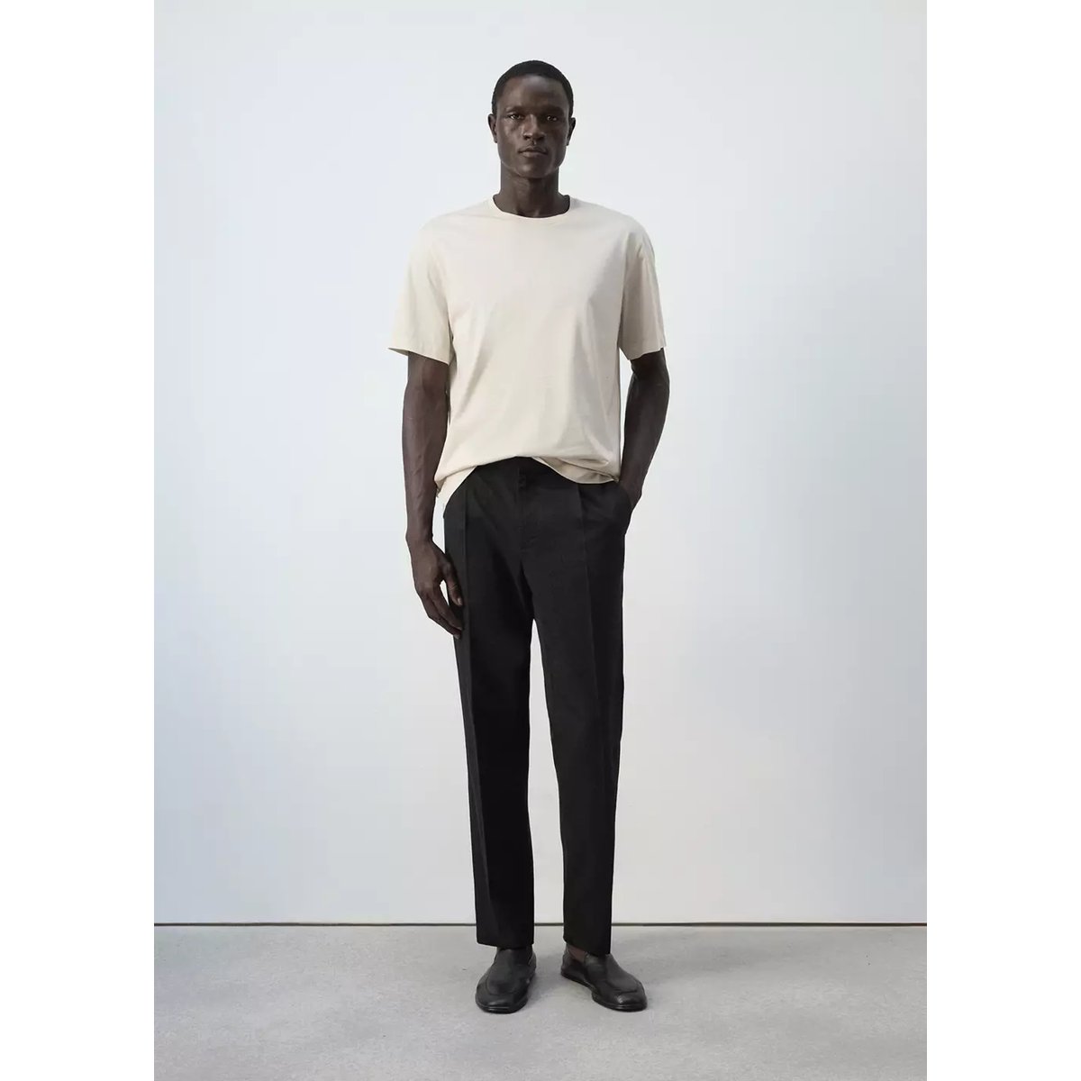 Pantalon regular fit en mélange de lyocell et coton noir, MANGO MAN