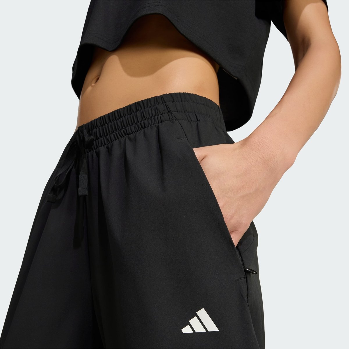 Pantalon D'entraînement Tissé Essentials Pantalon D'entraînement Tissé Essentials black, adidas Performance
