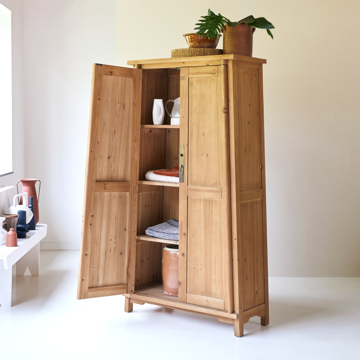 Armoire en Pin massif, YUKI naturel, TIKAMOON