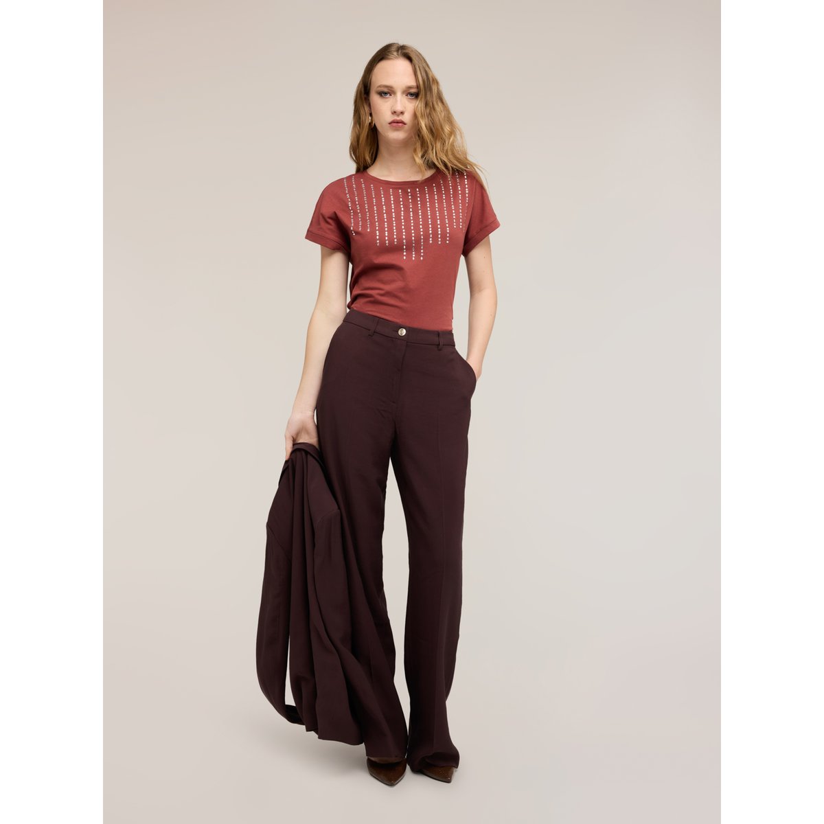 T-shirt avec applications de strass rouge, MOTIVI